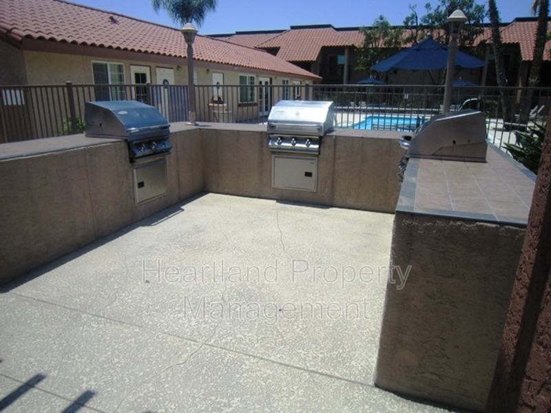 200 Chambers St #18 - Photo 3 of 5