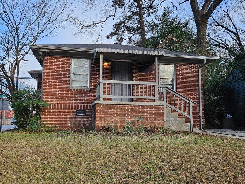 2036 Mcpherson Dr - Photo 2 of 19