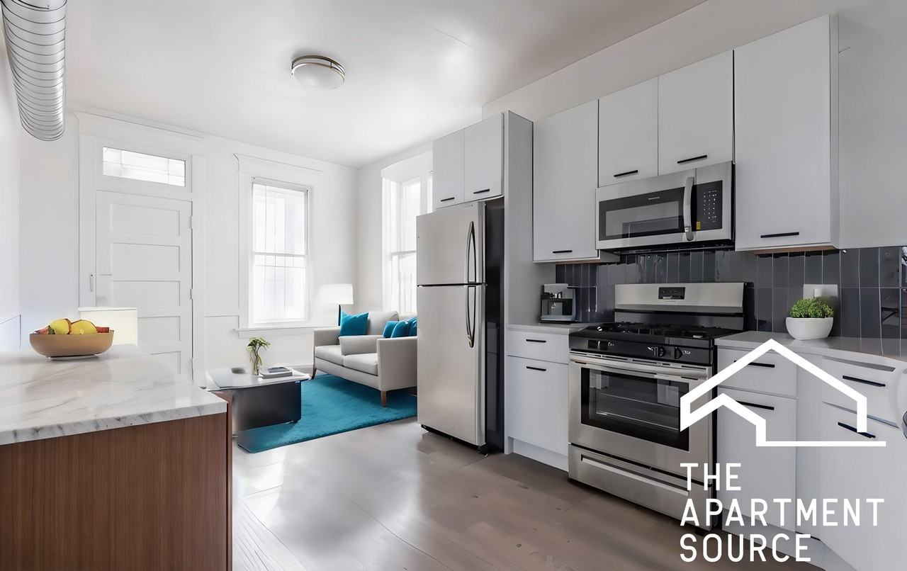 1841 N Kedzie Ave #2R - Photo 2 of 12