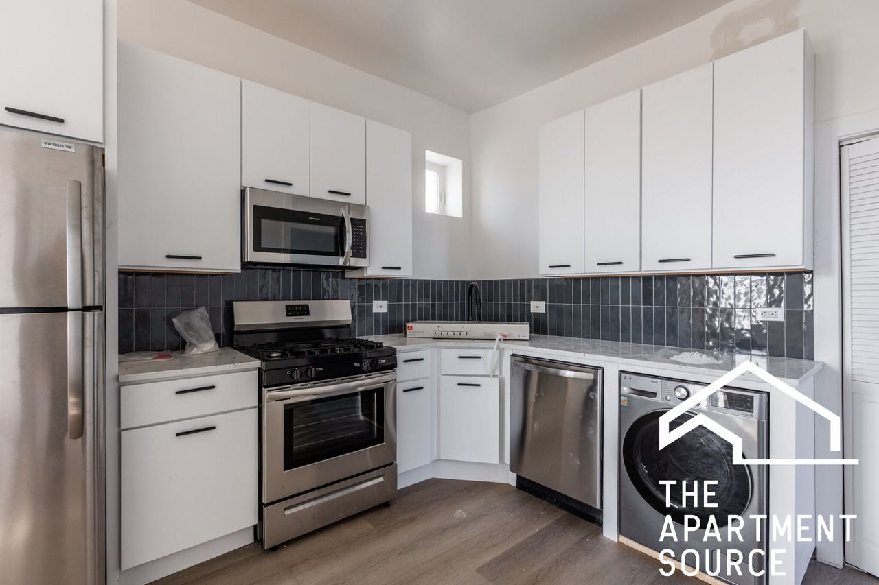 1841 N Kedzie Ave #2R - Photo 4 of 12