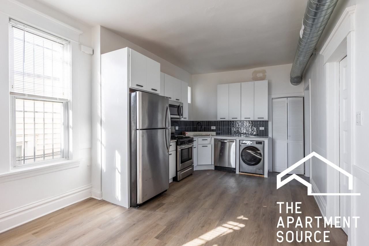 1841 N Kedzie Ave #2R - Photo 5 of 12