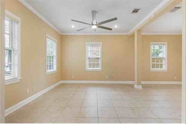 710 Saint Andrew Street - Photo 3 of 27