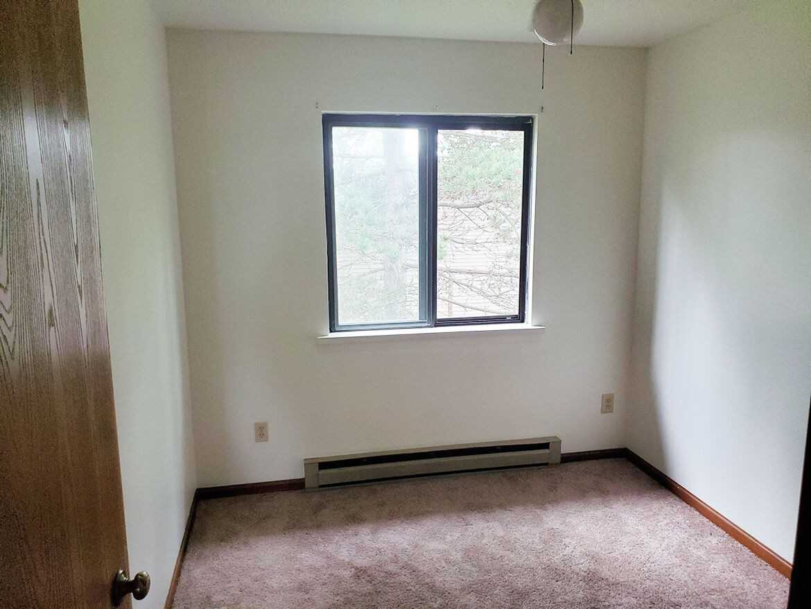 Surrey Lane Apartments - Photo 5 of 6