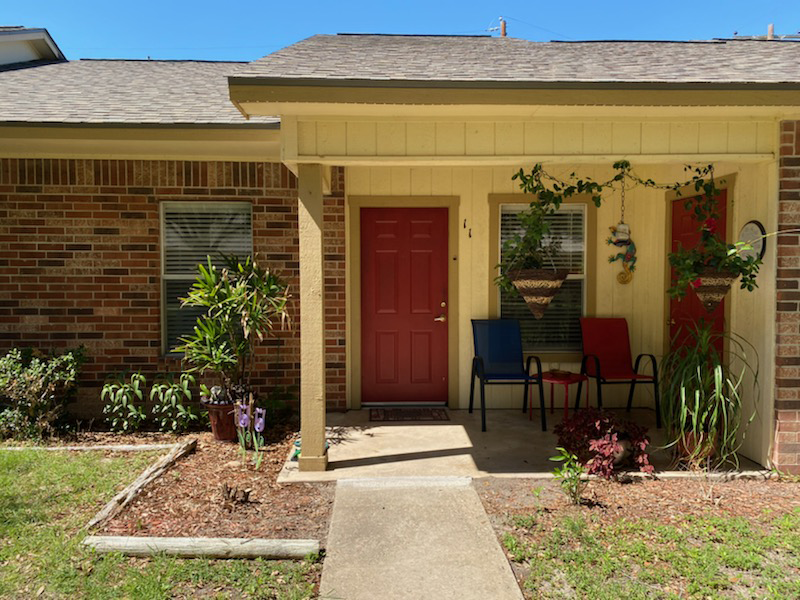 Live Oak Manor Apts - Photo 5 of 6