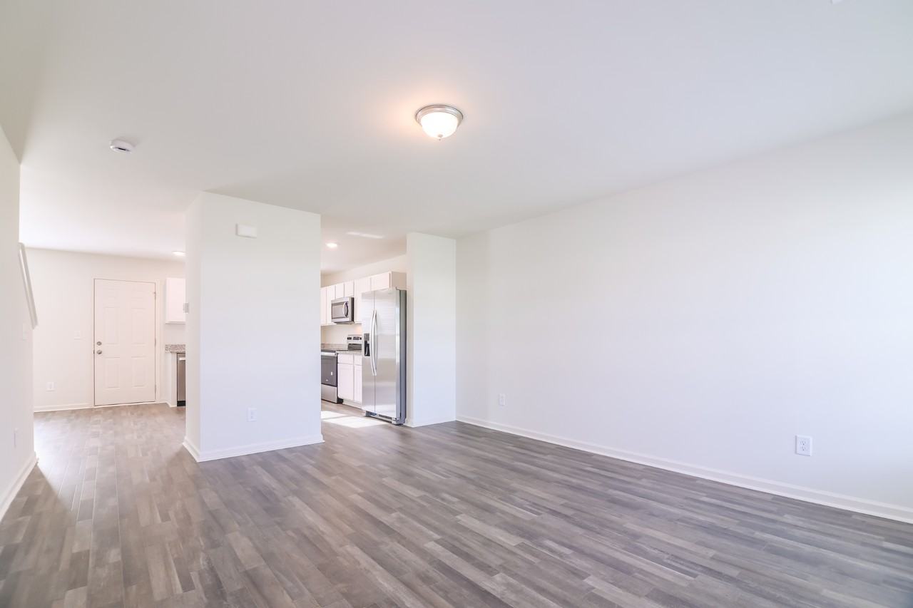 2205 Samuel Ln - Photo 2 of 23
