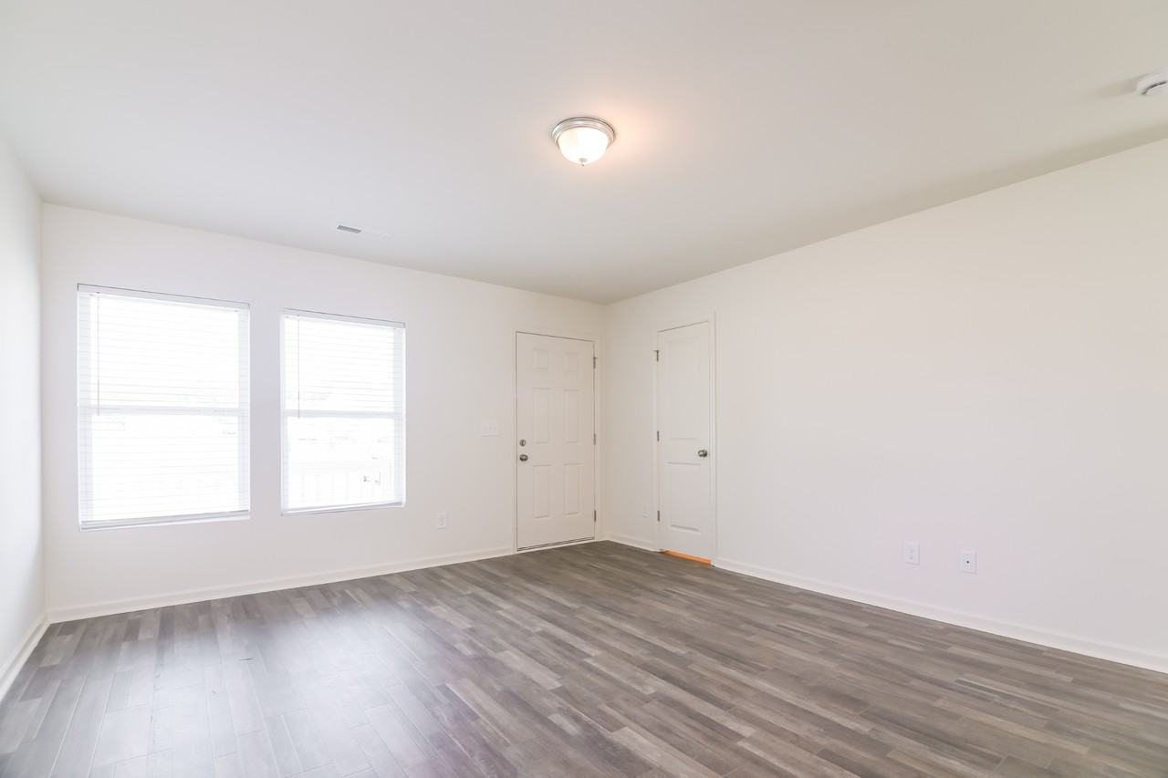 2205 Samuel Ln - Photo 5 of 23