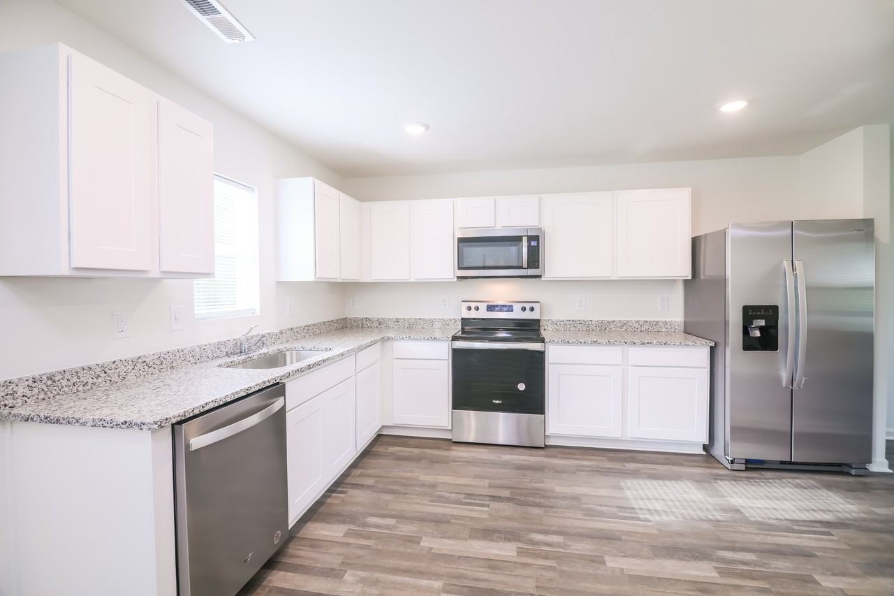 2205 Samuel Ln - Photo 7 of 23