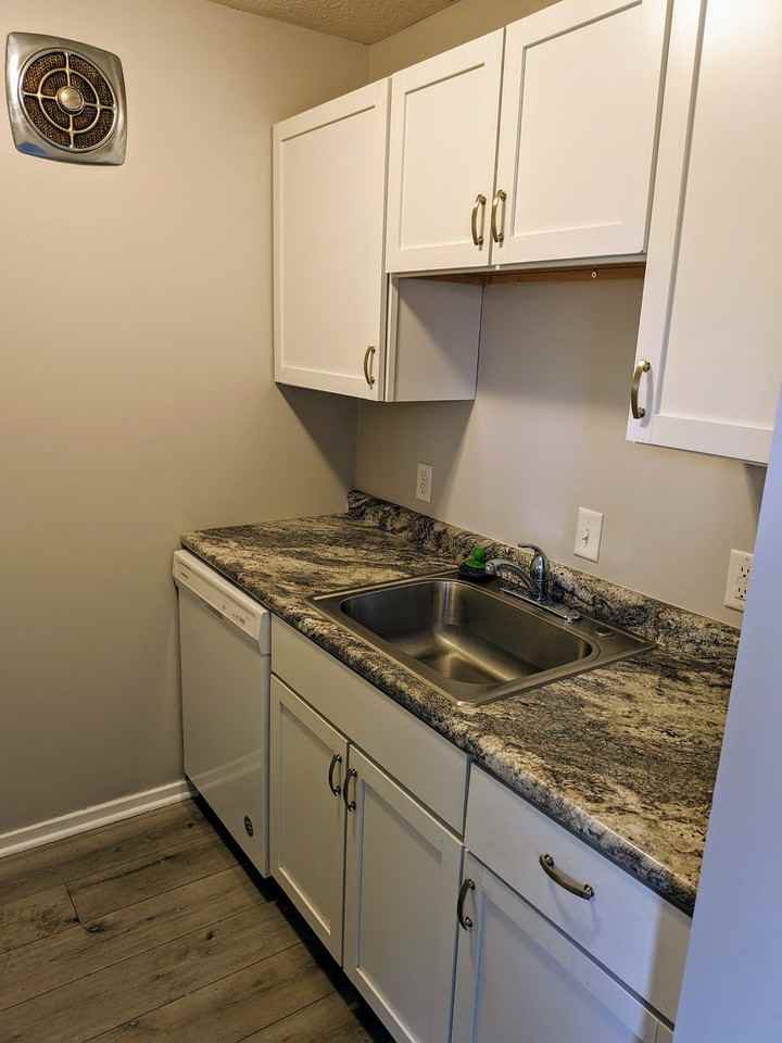 1330 F St #9 - Photo 2 of 8