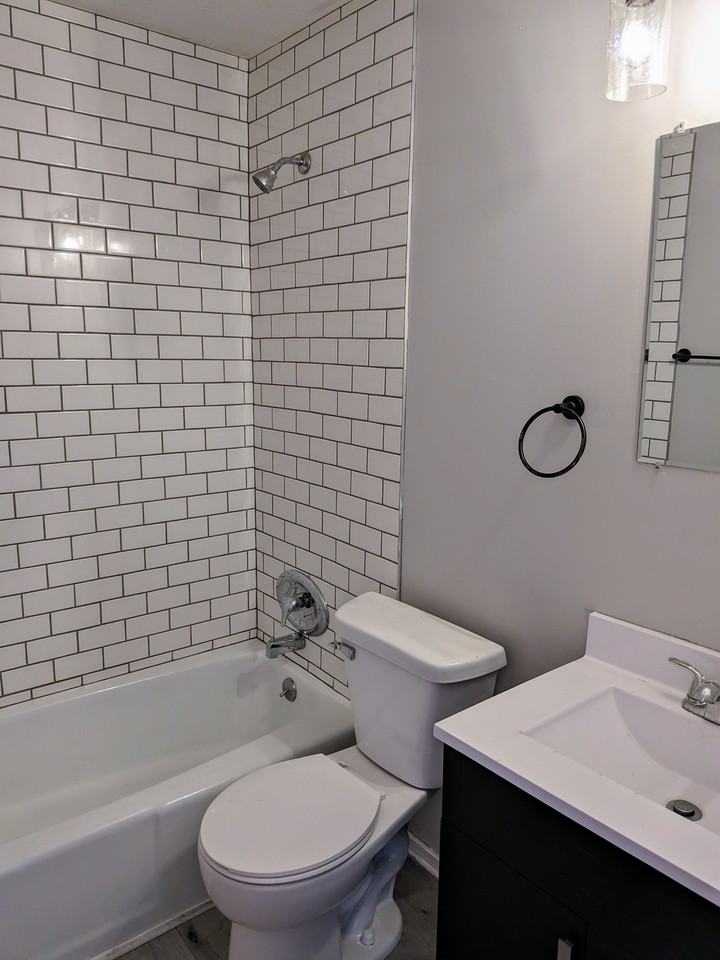 1330 F St #9 - Photo 5 of 8