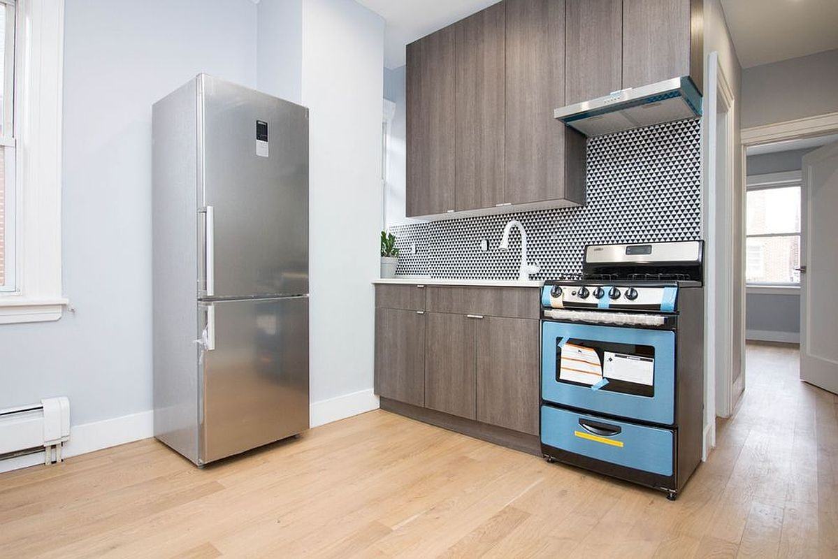 3733 75th St #6 - Photo 3 of 12