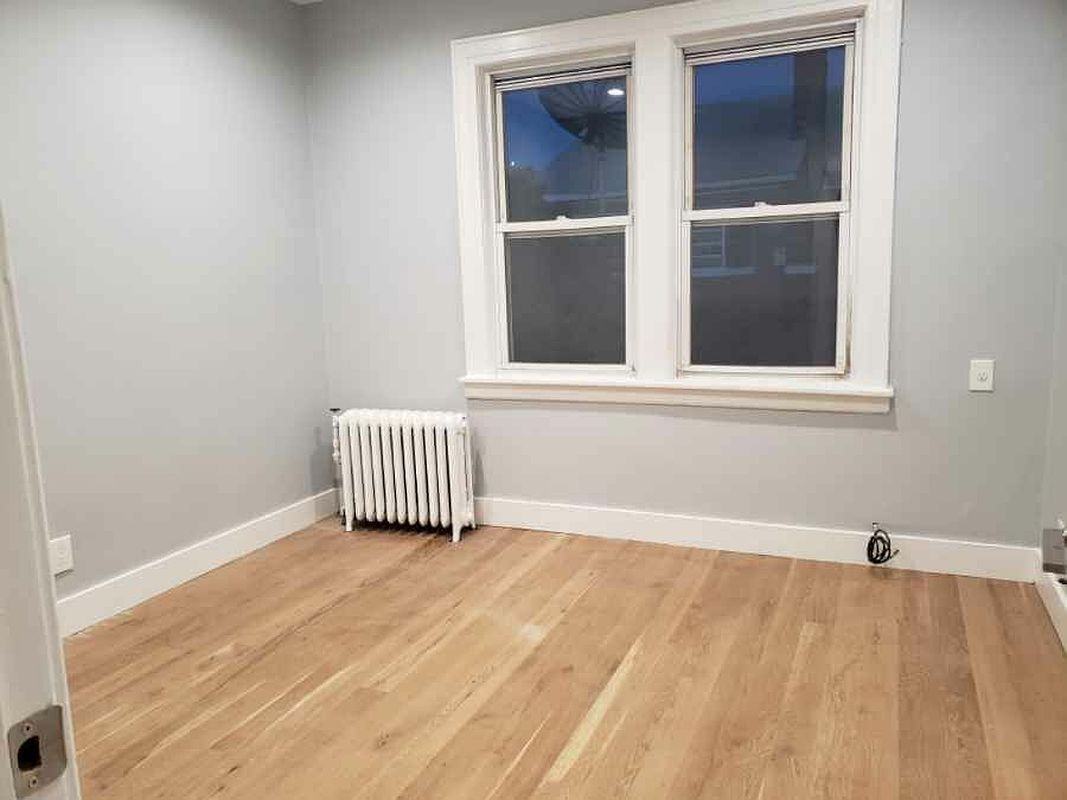 3733 75th St #6 - Photo 4 of 12