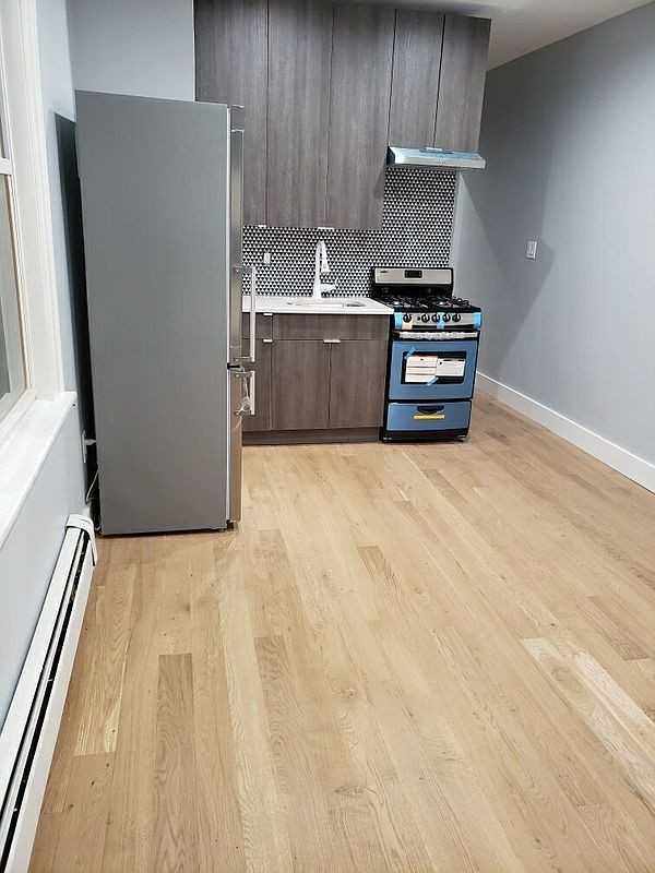 3733 75th St #6 - Photo 7 of 12