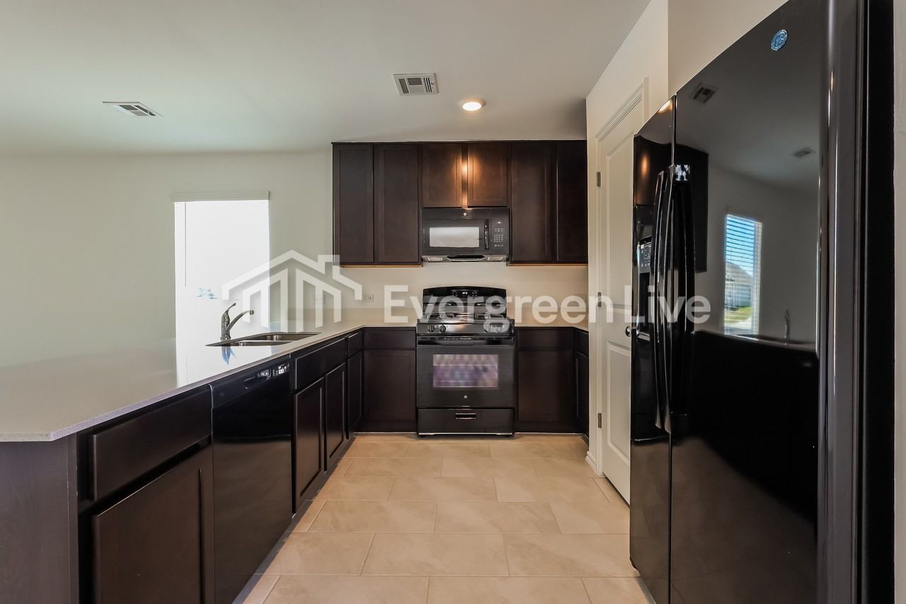10804 Sw 23rd Pl - Photo 6 of 16