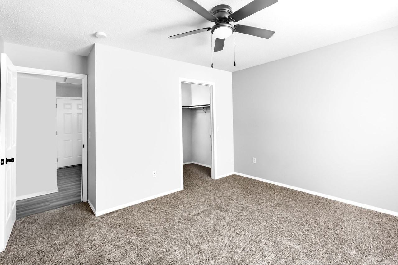 Cambridge Court Apartments 1205 11th St, West Des Moines, IA 50265