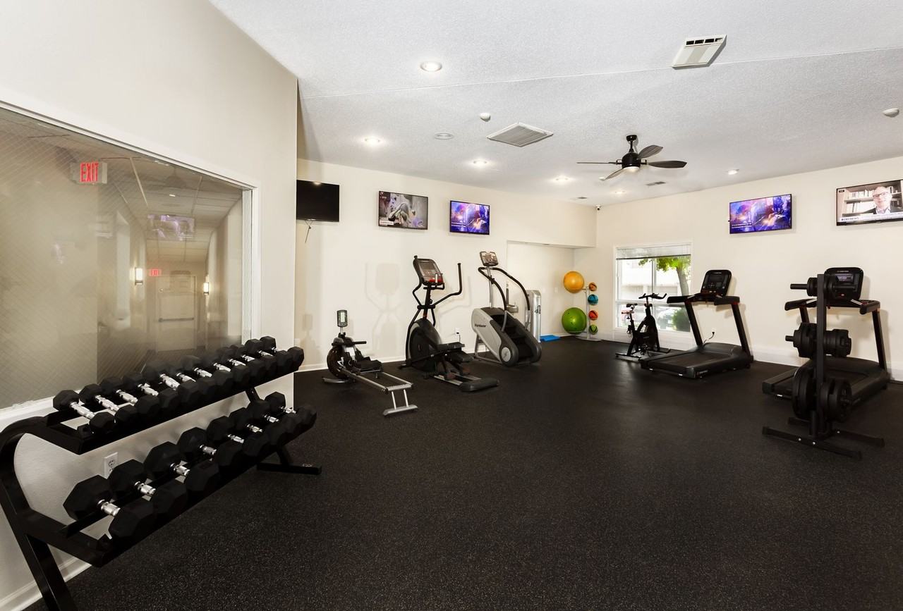 Cambridge Court Apartments 1205 11th St, West Des Moines, IA 50265