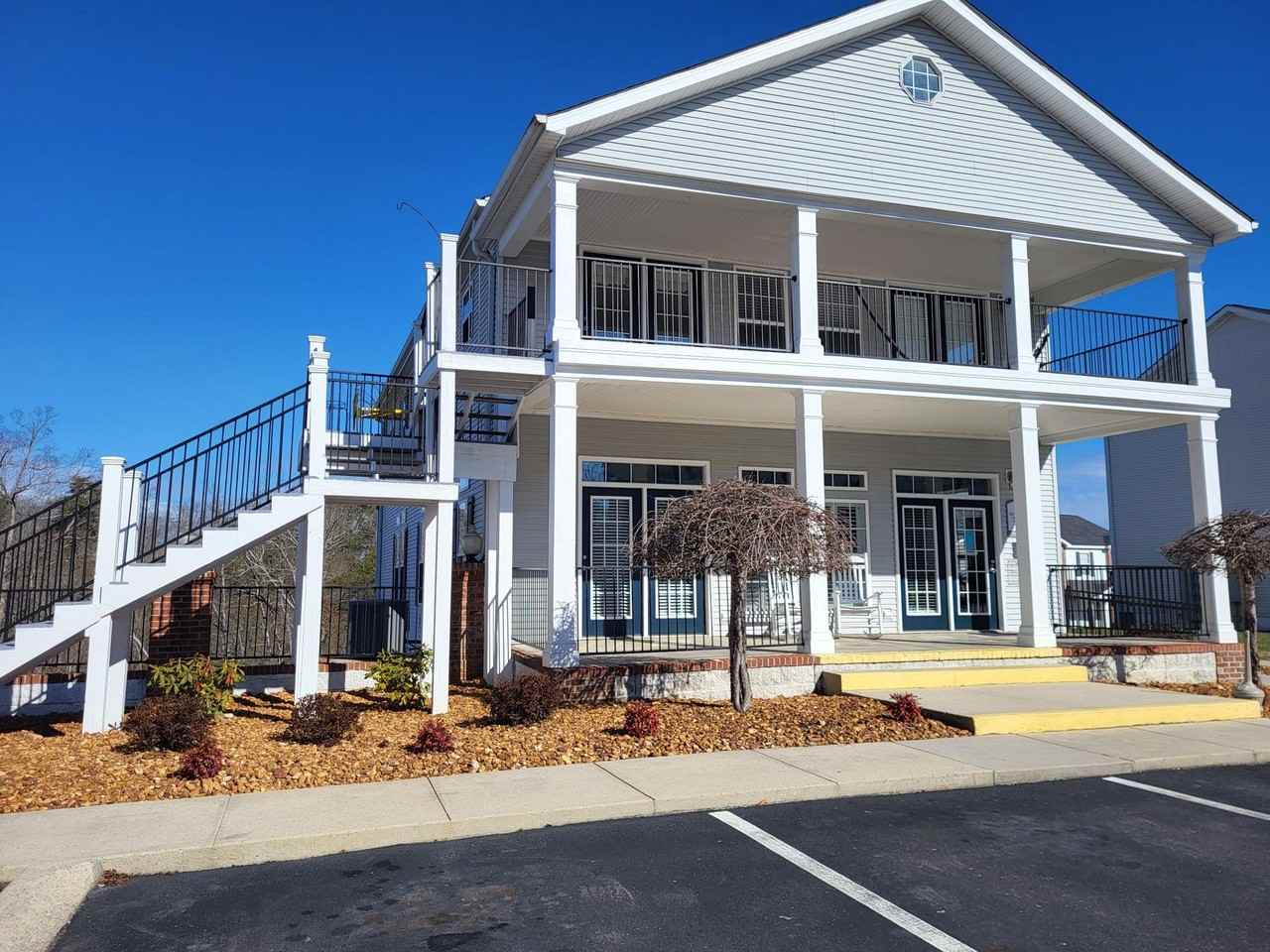 Charleston Place - Photo 6 of 50