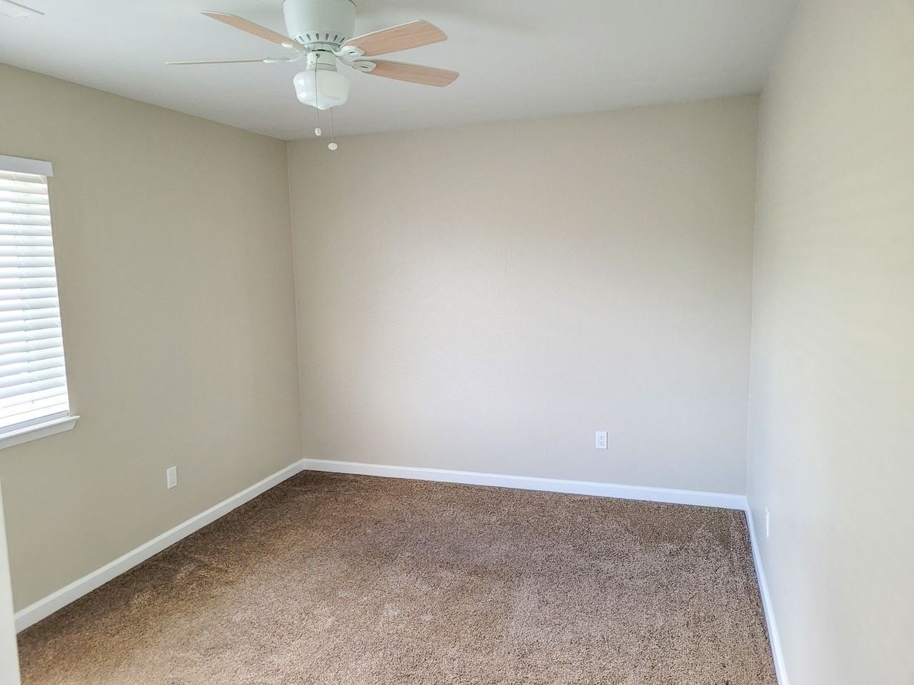 Royal Apartments - Photo 6 of 10