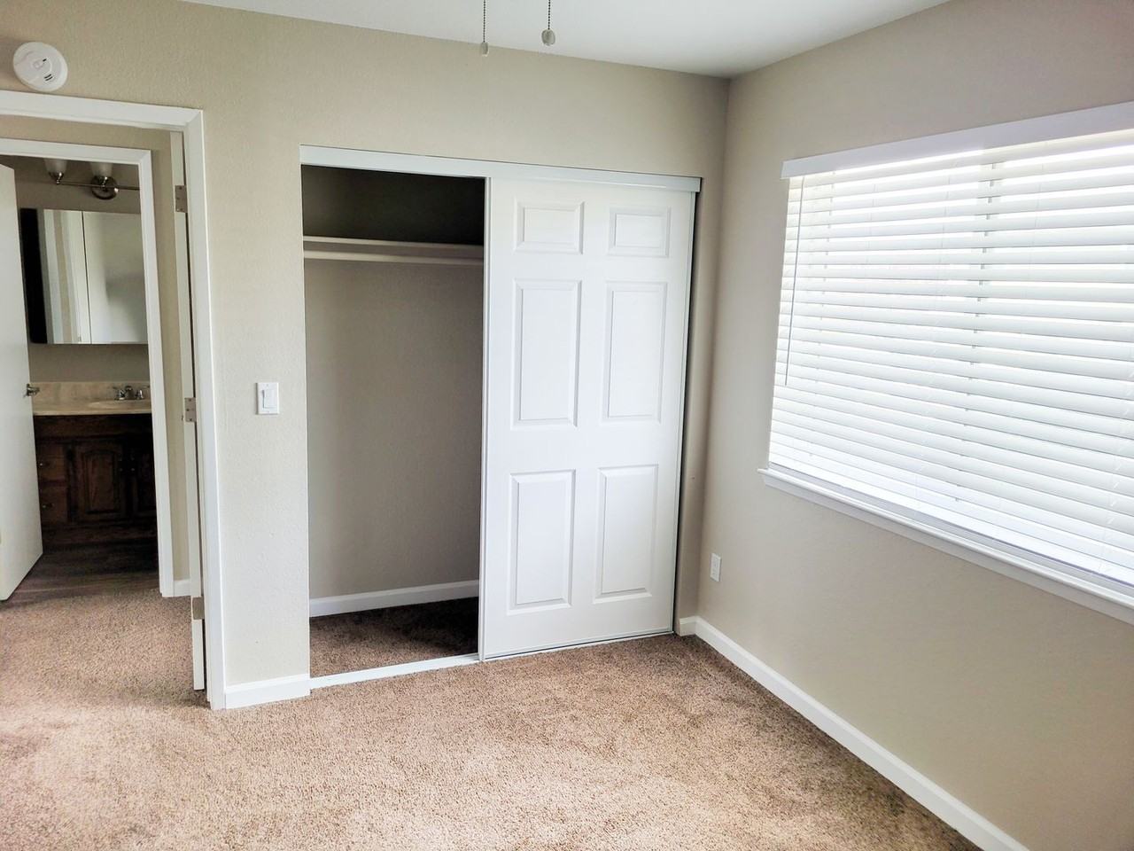 Royal Apartments - Photo 7 of 10