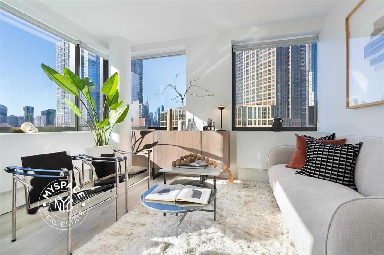 77 Commercial St #443