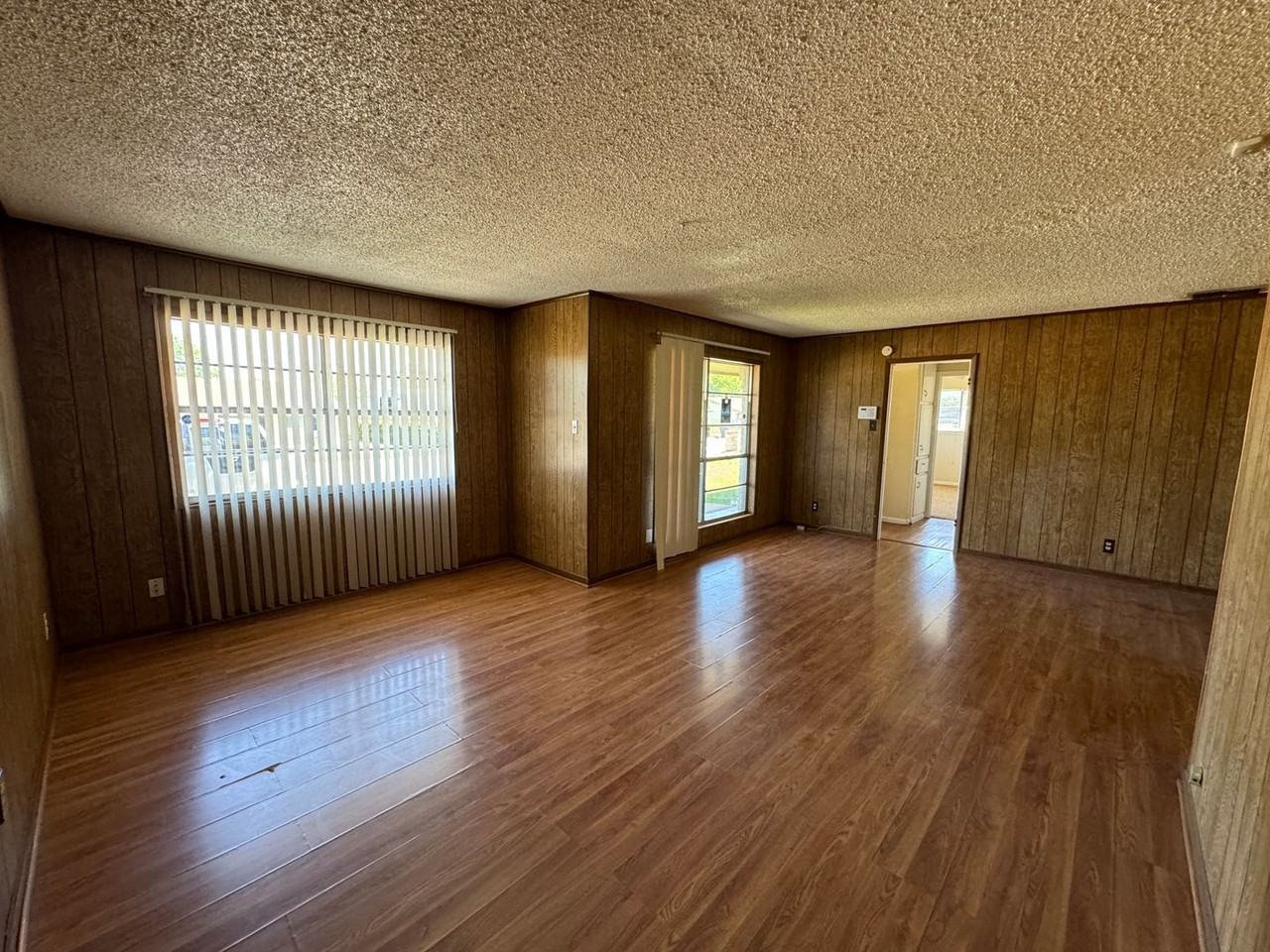 1526 Leader Dr - Photo 7 of 37