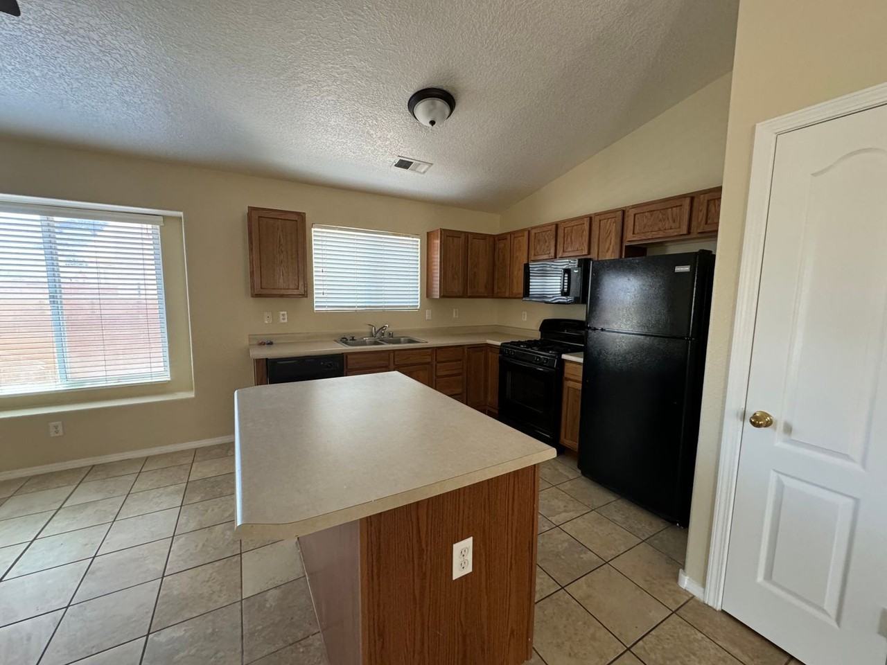 490 Blue Sage Ave Sw - Photo 6 of 20