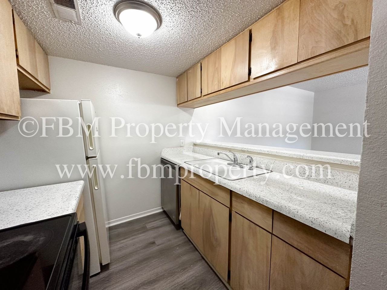 800 N Clay St #B - Photo 6 of 11