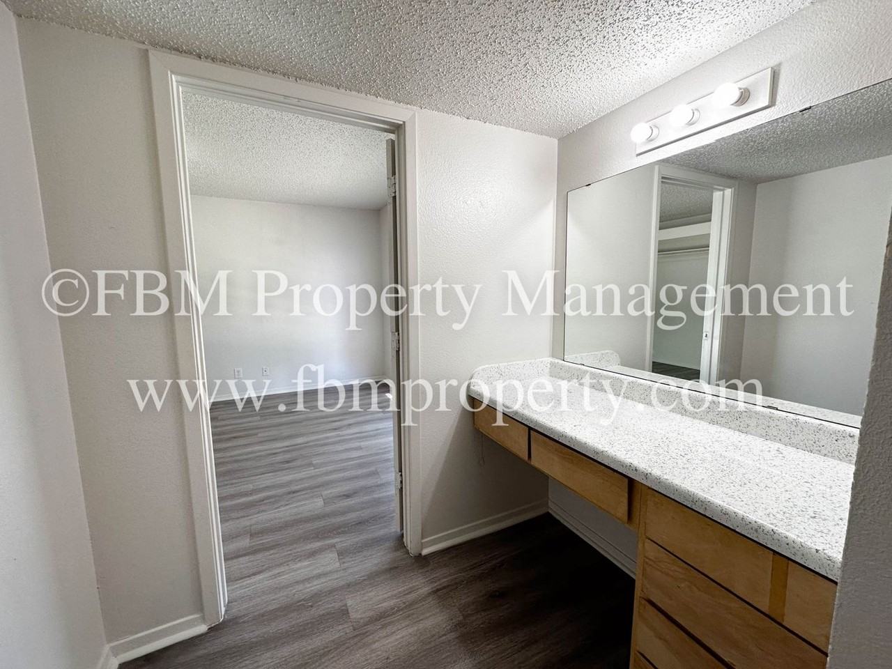 800 N Clay St #B - Photo 7 of 11