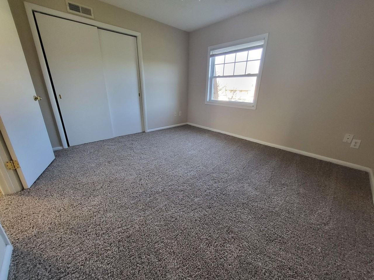 Highland Courtyard - Photo 4 of 10