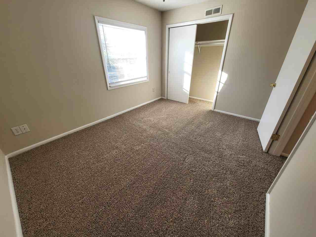 Highland Courtyard - Photo 6 of 10