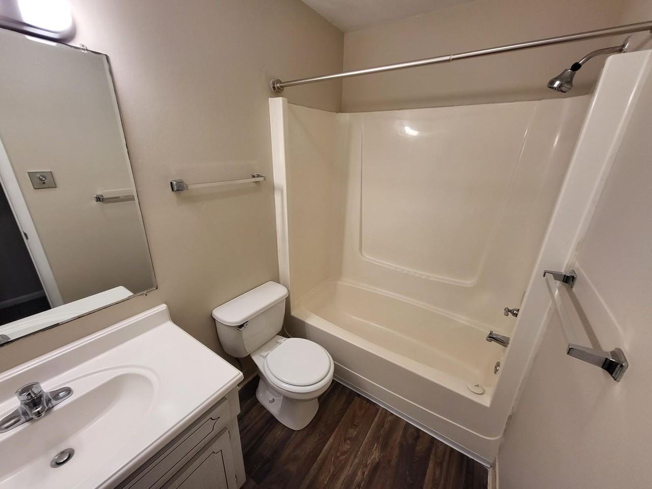 Highland Courtyard - Photo 7 of 10