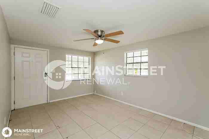 4712 E Curtis St - Photo 3 of 16