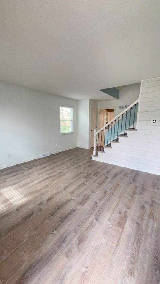 8716 N Chatham Ave - Photo 5 of 30