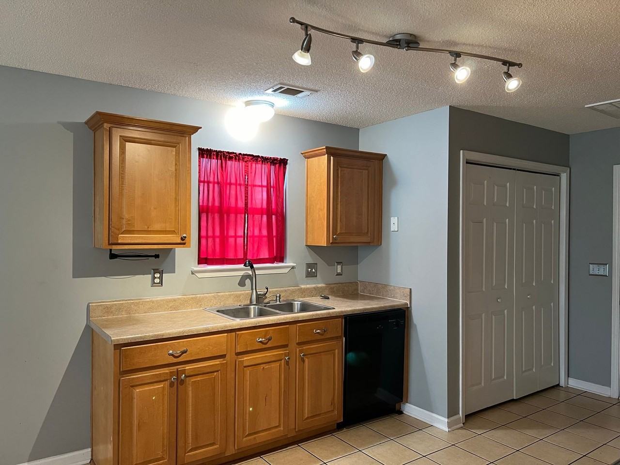 113 Marcelline Ct - Photo 7 of 24