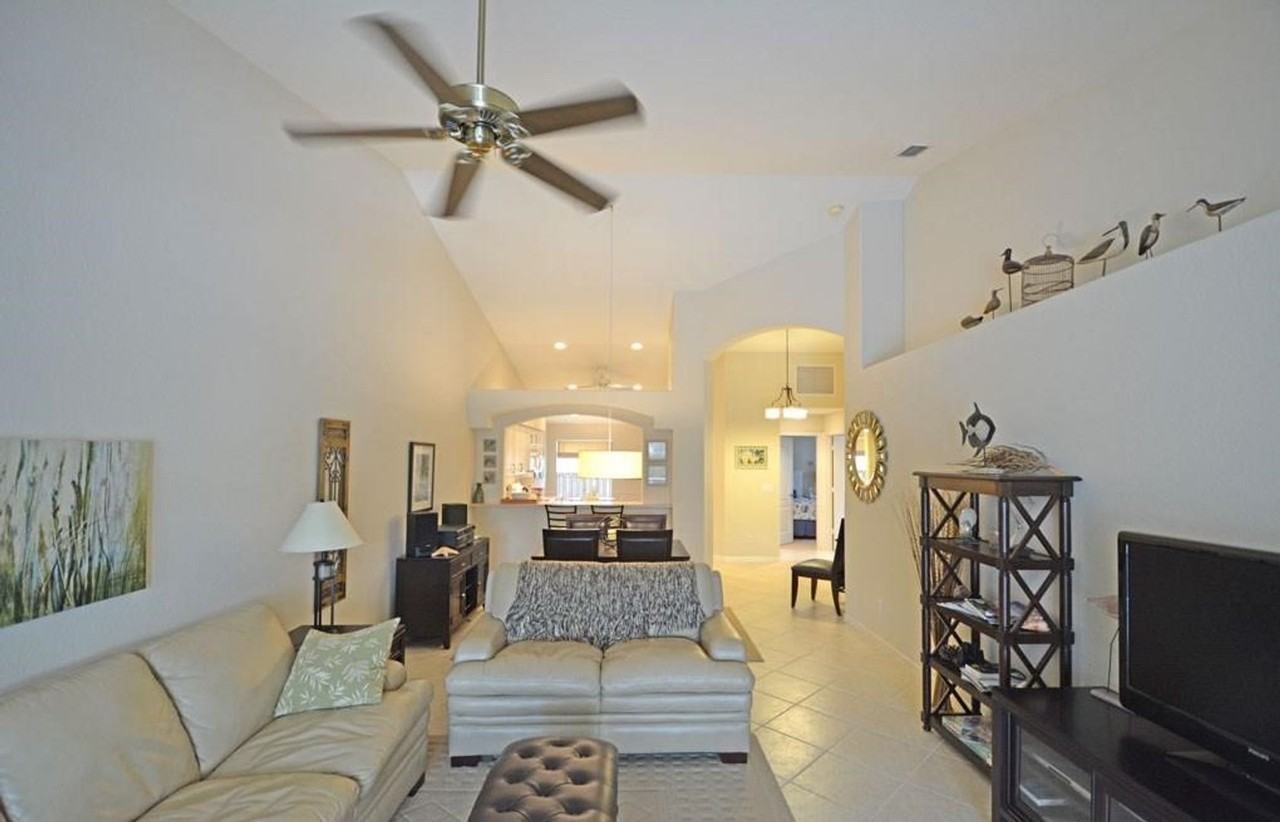 8164 Ibis Cove Cir - Photo 3 of 24