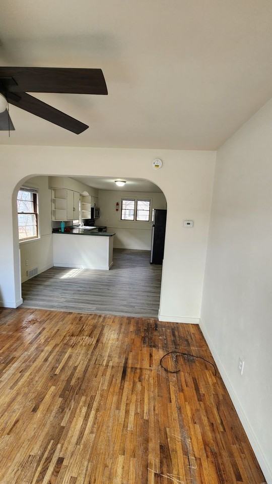 1915 Wood St - Photo 3 of 12