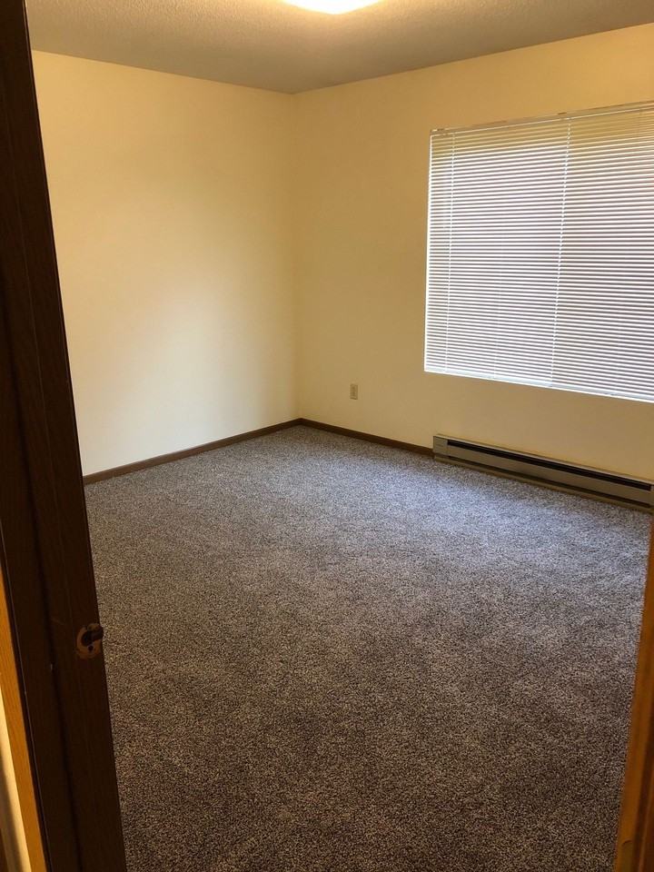 Pine Ridge-4704 Speros Ln - Photo 2 of 10