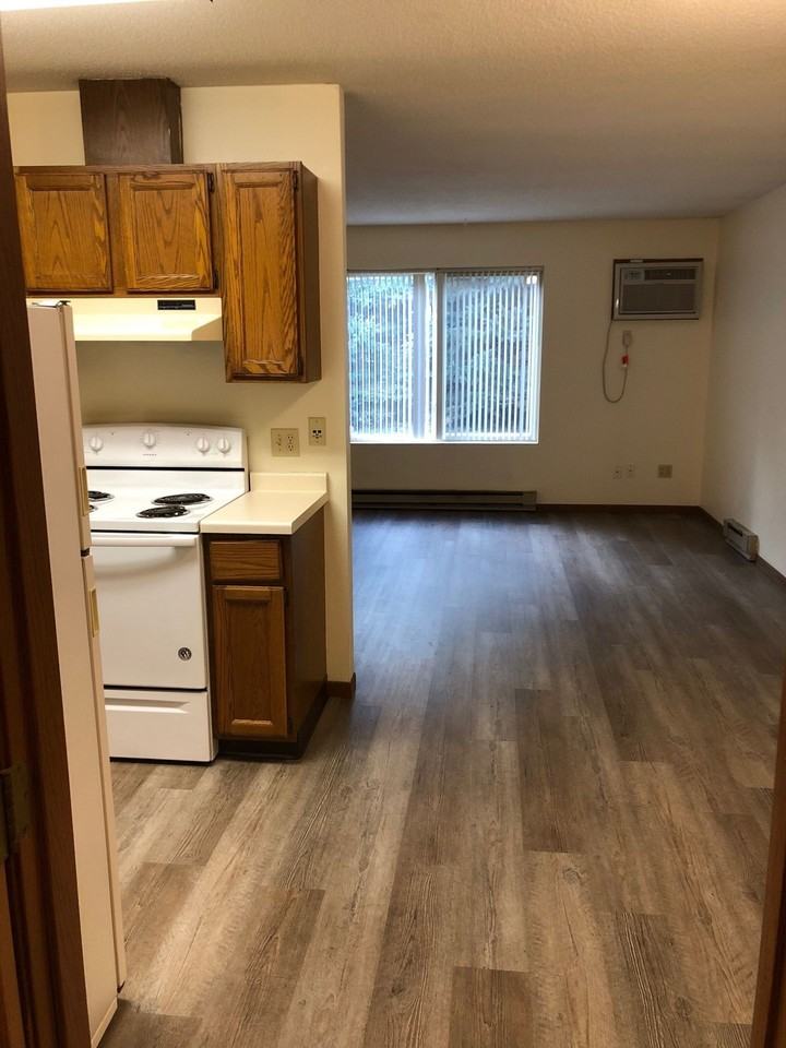 Pine Ridge-4704 Speros Ln - Photo 3 of 10
