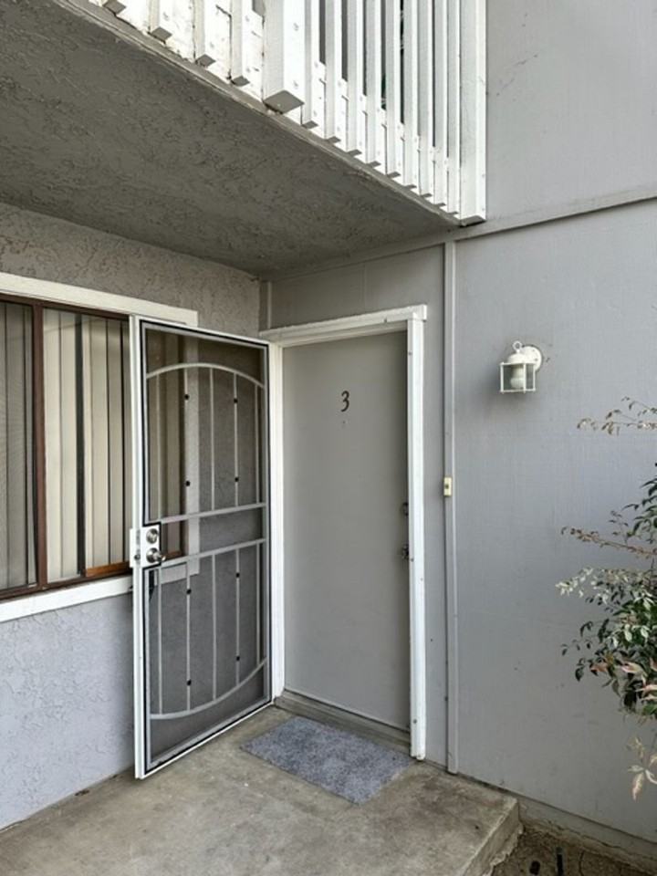 450 Pajaro Ave - 450 Pajaro Ave - APT 3 - Photo 2 of 9