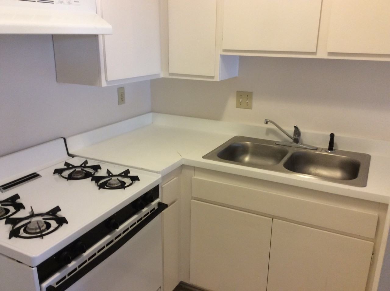 450 Pajaro Ave - 450 Pajaro Ave - APT 3 - Photo 3 of 9