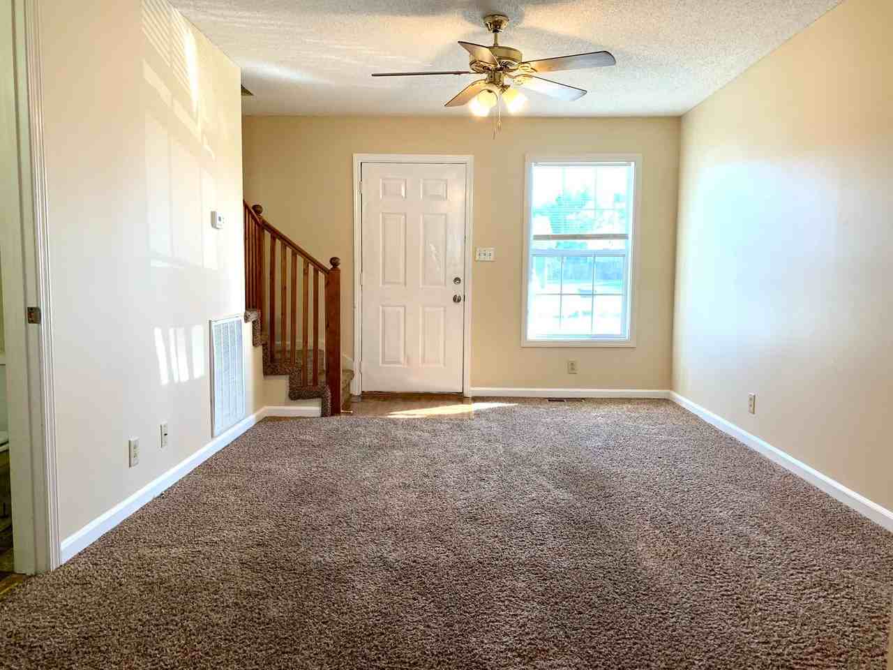 819 Flyer Ct - Photo 3 of 20