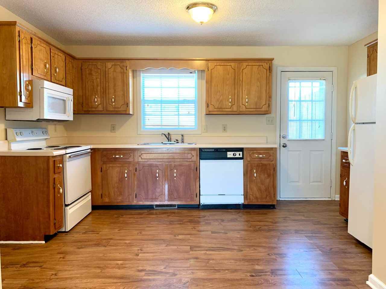 819 Flyer Ct - Photo 5 of 20