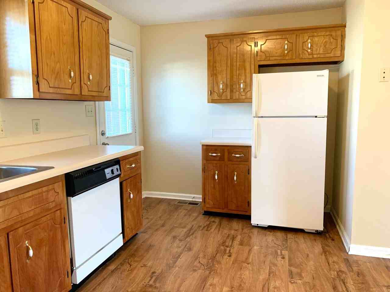 819 Flyer Ct - Photo 7 of 20