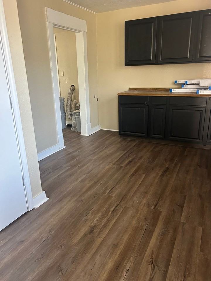 1614 S Jackson St - Photo 7 of 11