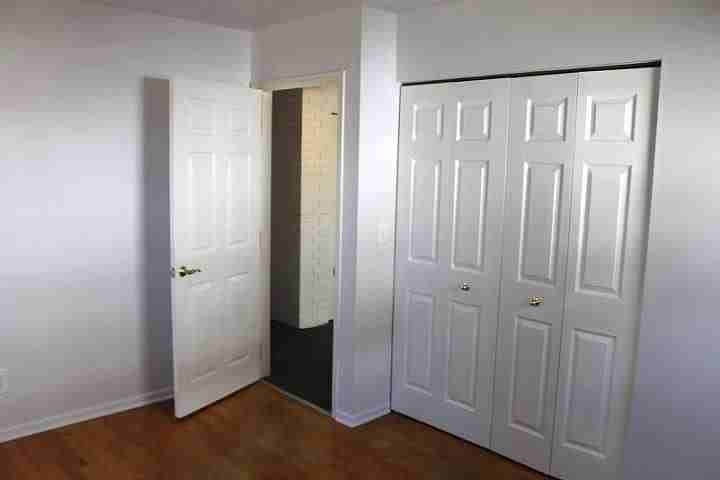 318 Pennell St - Photo 3 of 19