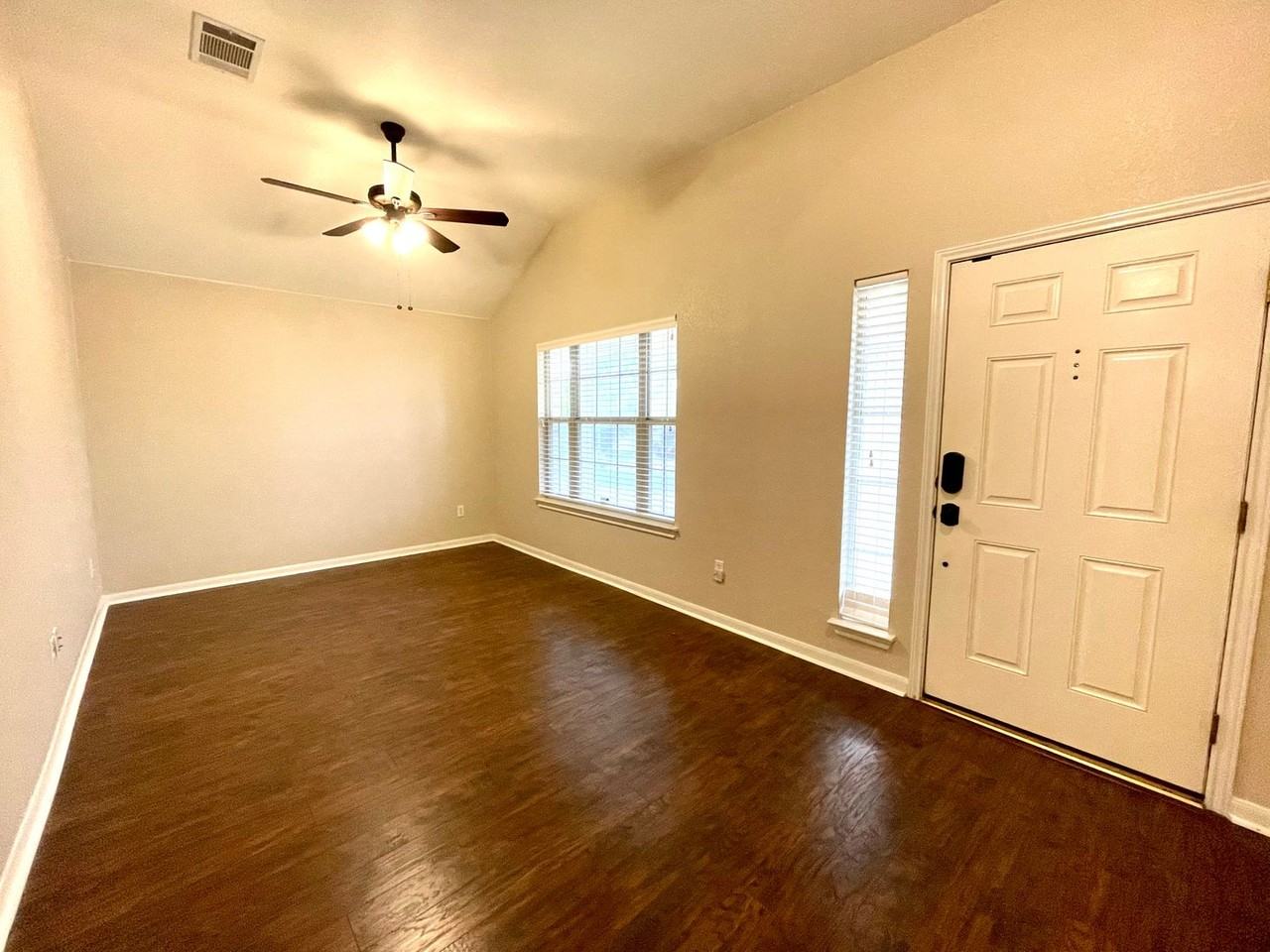 228 Chandler Crossing Trl - Photo 4 of 26