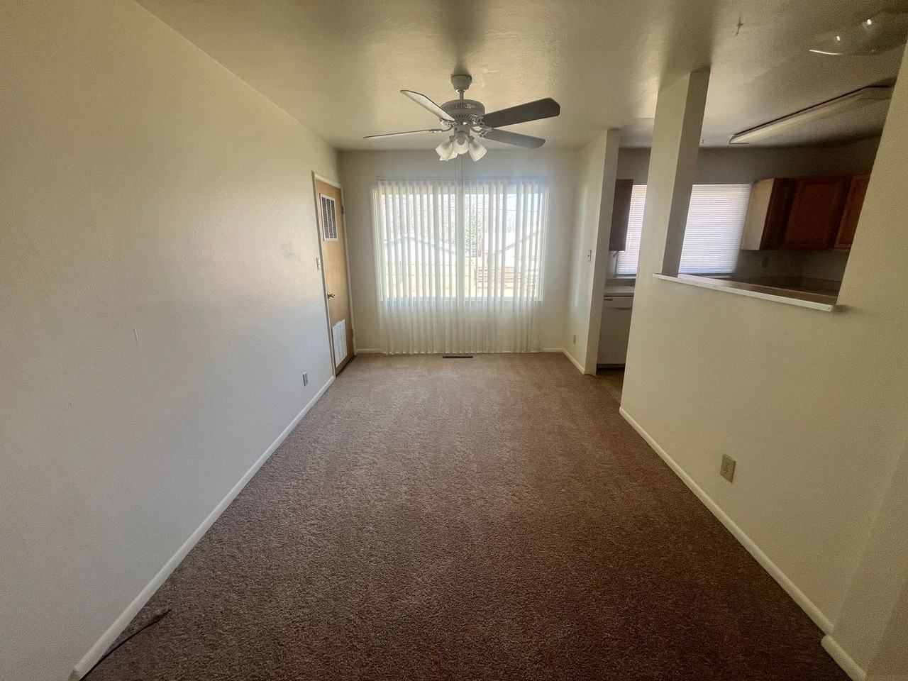 1702 Holmes Dr - Photo 2 of 10