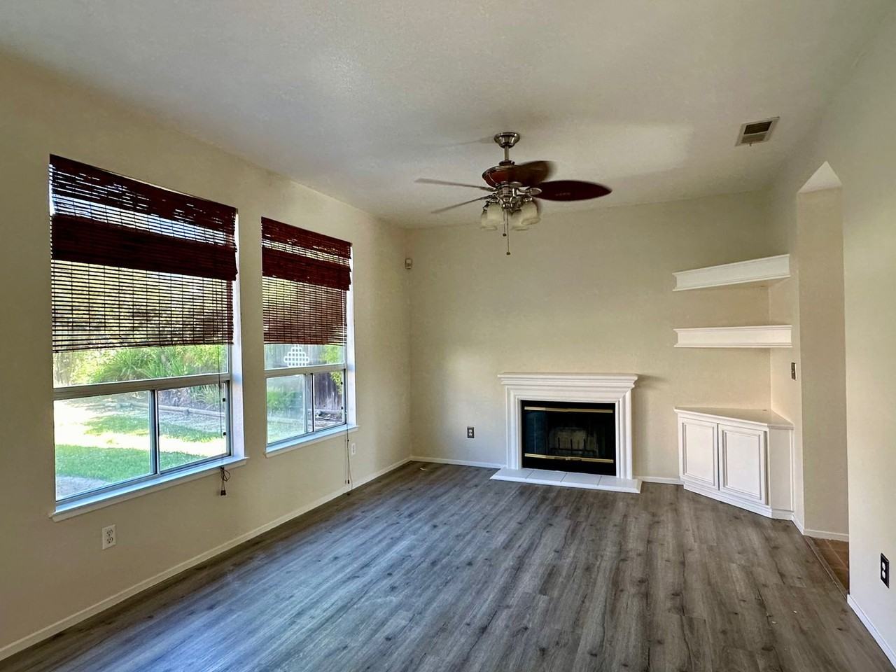 1527 Promenade Circle - Photo 4 of 11