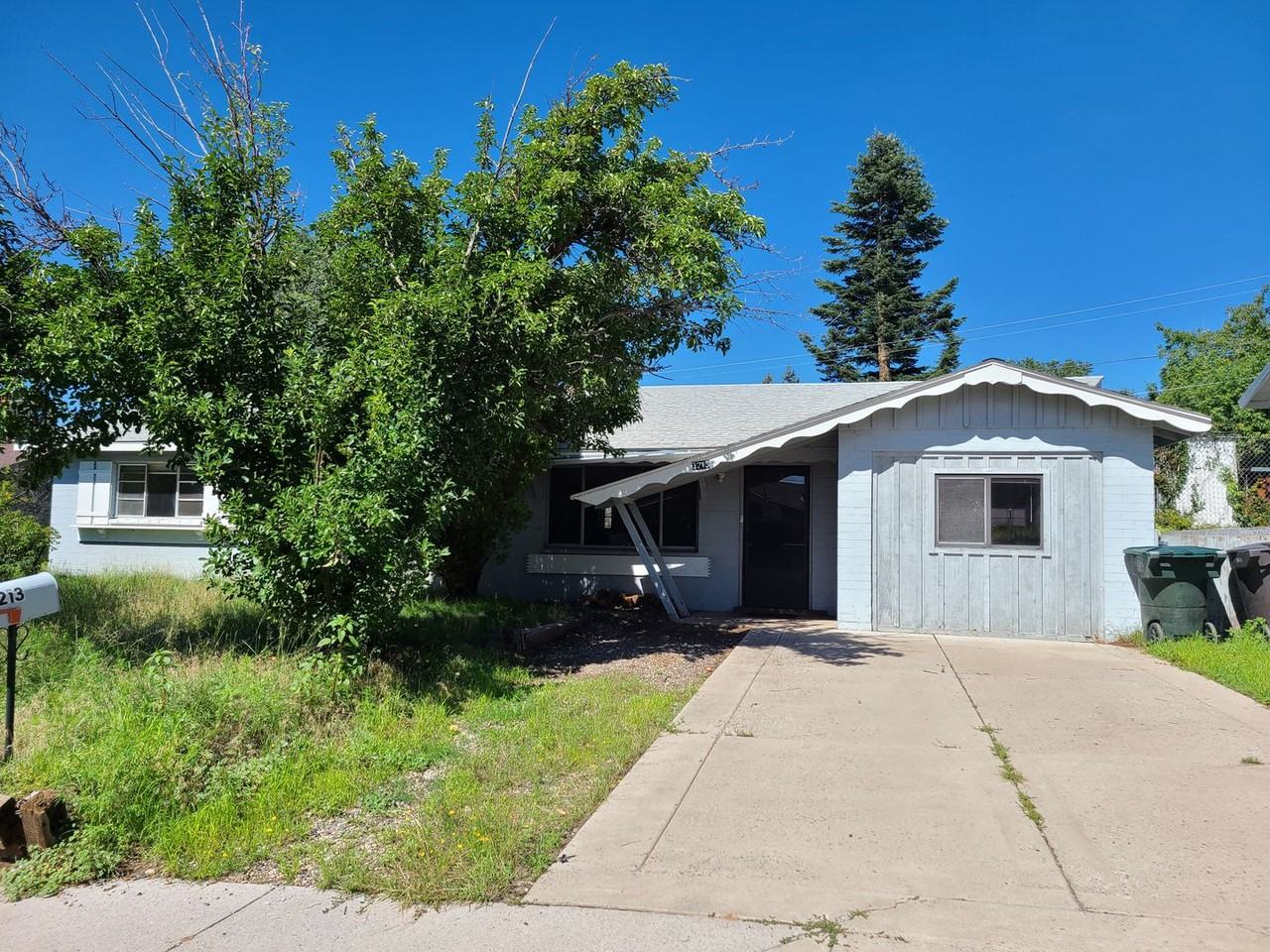 3213 N Park Dr - Photo 2 of 9