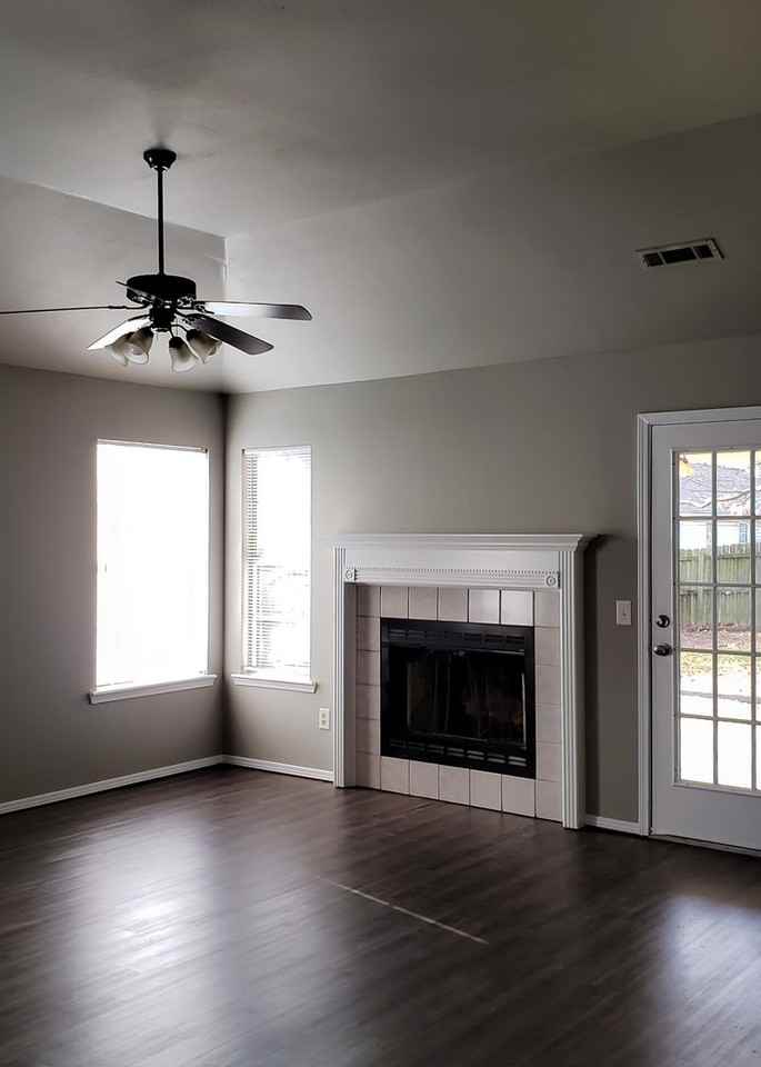 1495 N Greenleaf Dr - Photo 7 of 11