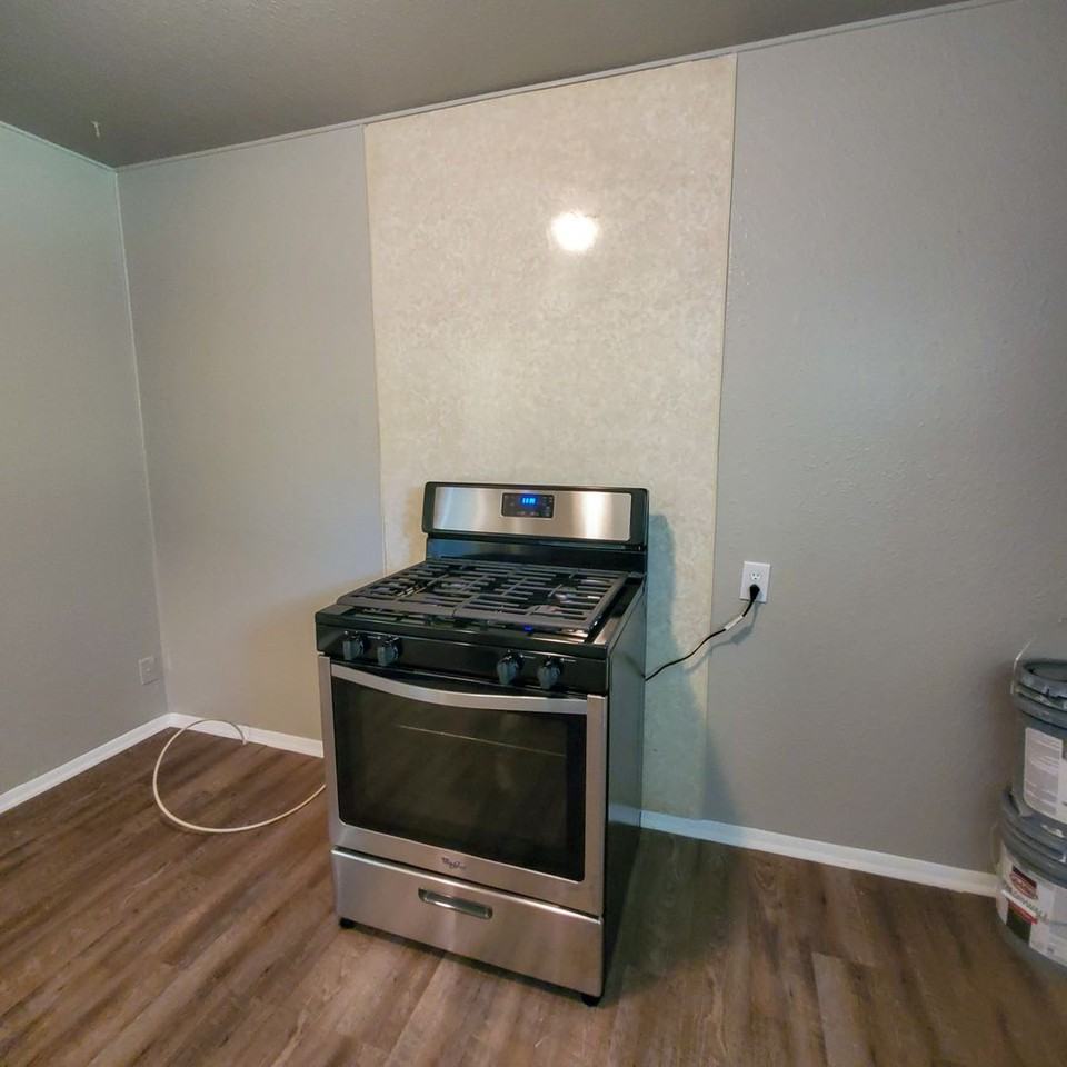 1028 W Wood St - Photo 5 of 31